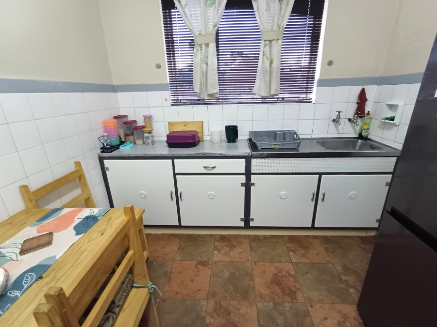2 Bedroom Property for Sale in Uitenhage Central Eastern Cape